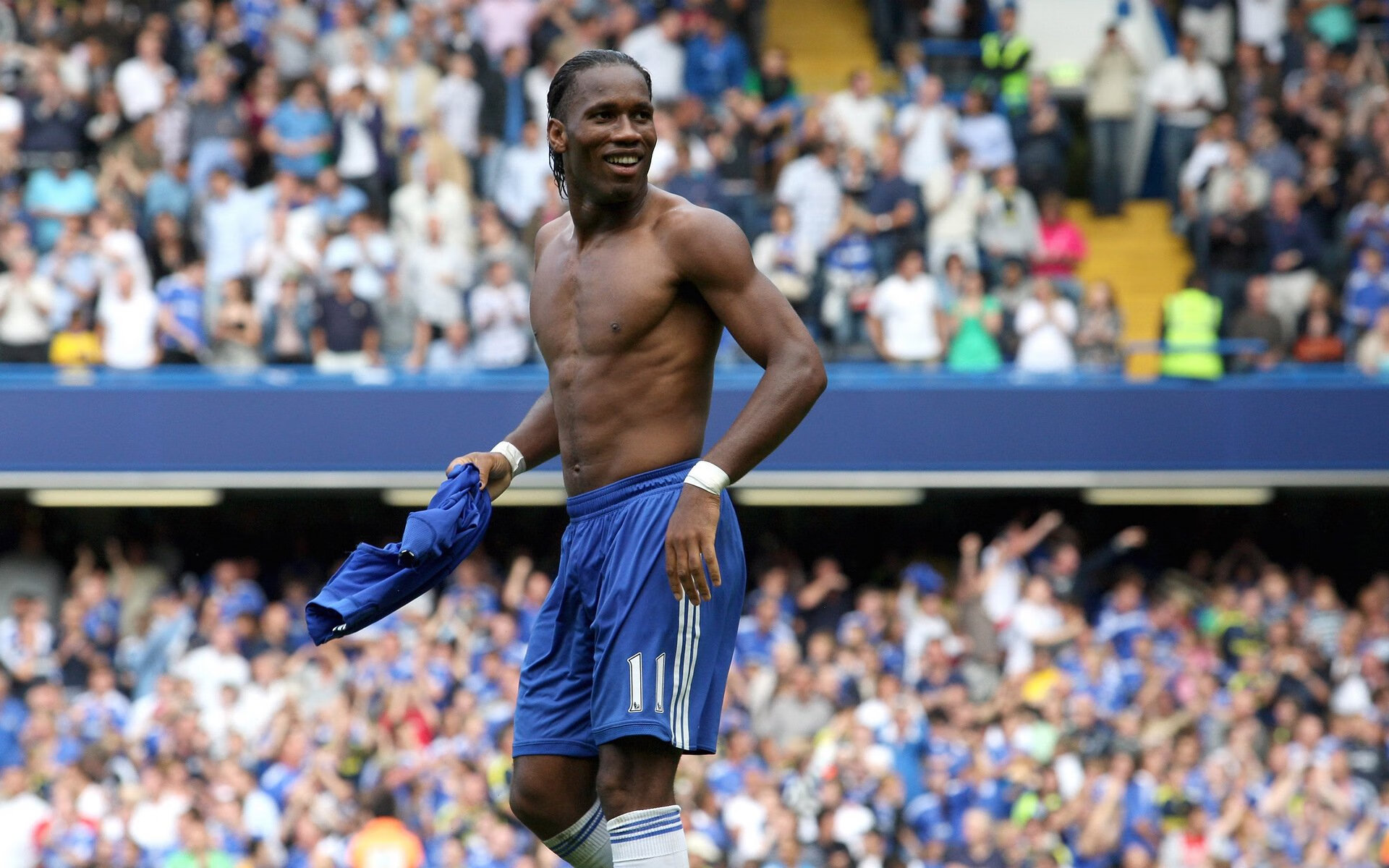 冰雪金靴归属瑞士前锋拉法埃尔·斯图尔尼